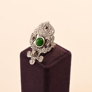 Vintage Inlaid Green Stone Finger Ring