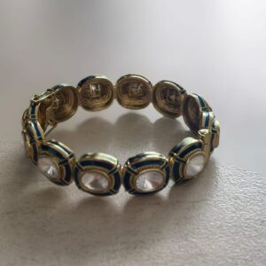 Aarzu Quartz Moissanite Bangle